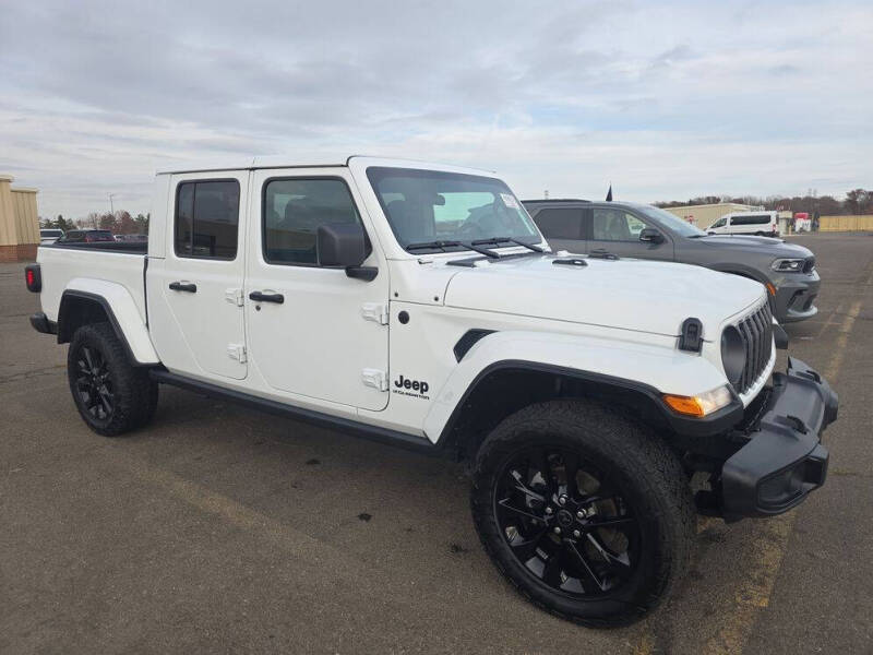 2024 Jeep Gladiator NightHawk