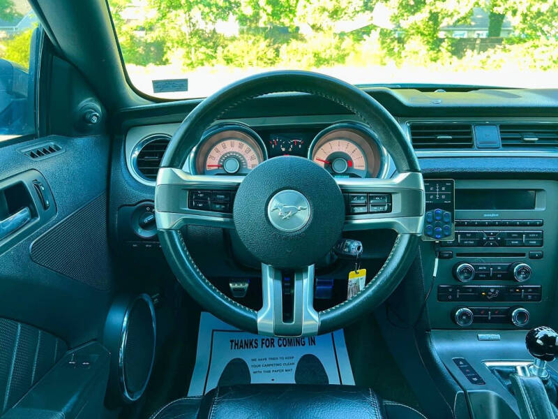 2012 Ford Mustang V6 Premium