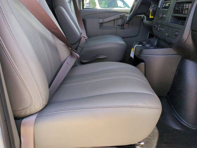 2025 Chevrolet Express 2500