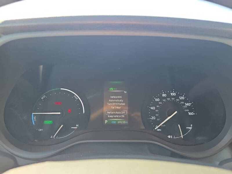 2023 Toyota Sienna LE 8-Passenger