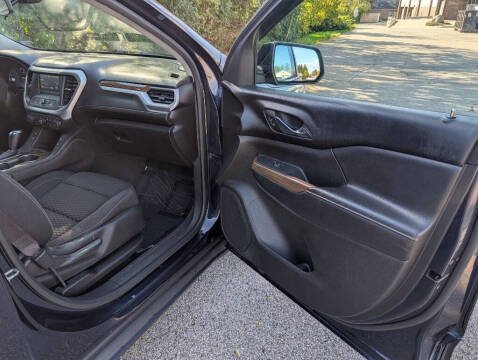 2017 GMC Acadia SLE-2