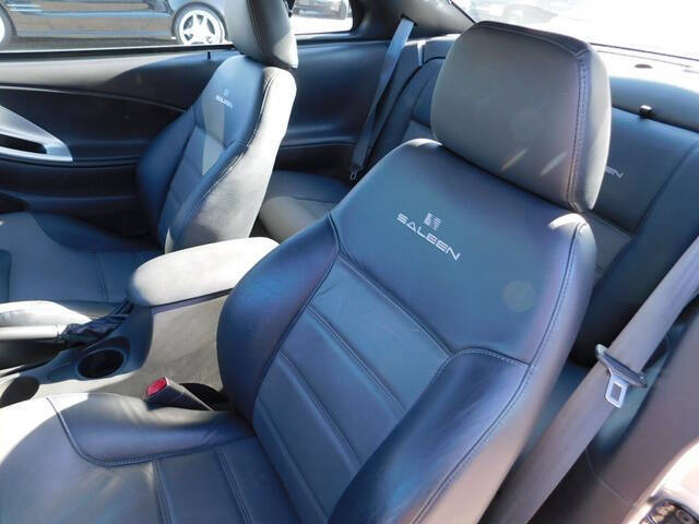 2004 Ford Mustang GT Deluxe