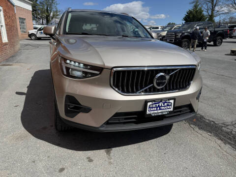 2024 Volvo XC40 B5 Plus Bright Theme