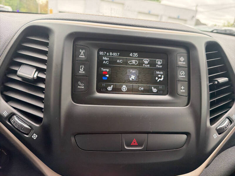2017 Jeep Cherokee Sport