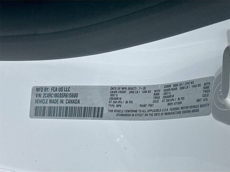 2025 Chrysler Pacifica Select