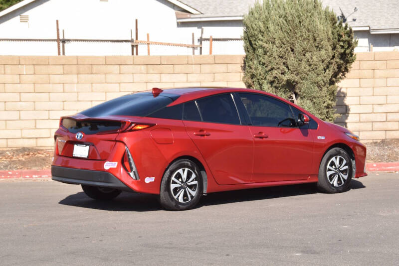 2019 Toyota Prius Prime Plus photo 21