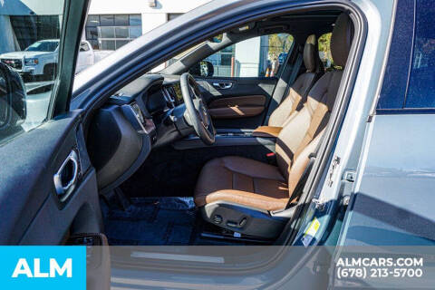 2024 Volvo XC60 Recharge T8 Plus Dark Theme