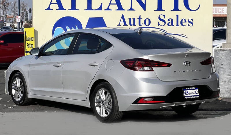 2020 Hyundai Elantra SEL photo 9