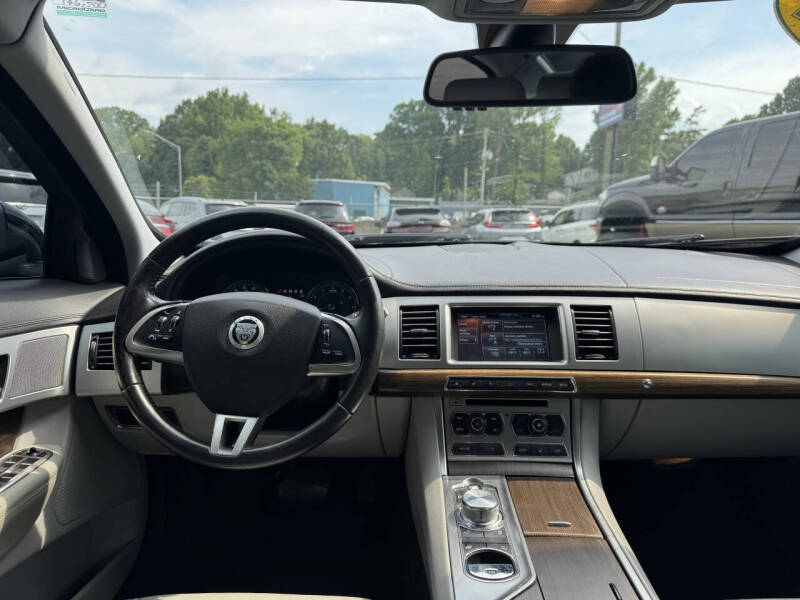 2012 Jaguar XF