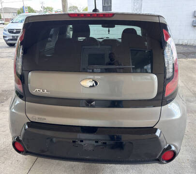 2016 Kia Soul +