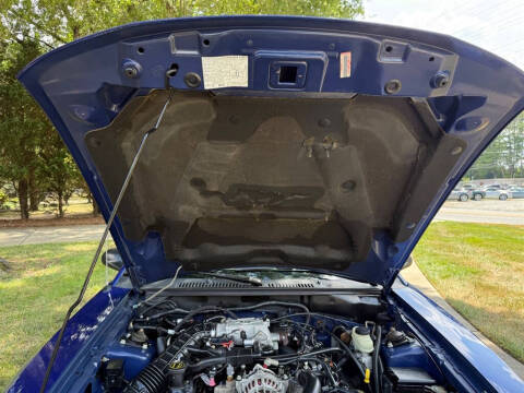 2004 Ford Mustang GT Deluxe