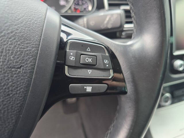 2017 Volkswagen Touareg V6 Wolfsburg