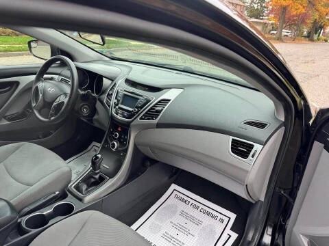 2014 Hyundai Elantra SE