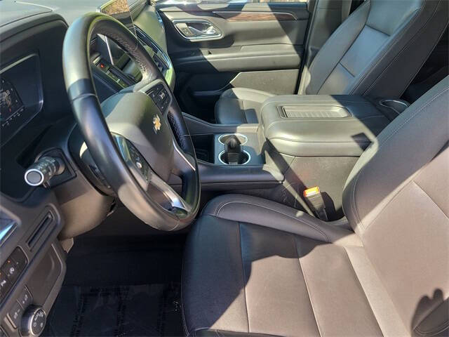 2023 Chevrolet Suburban LT