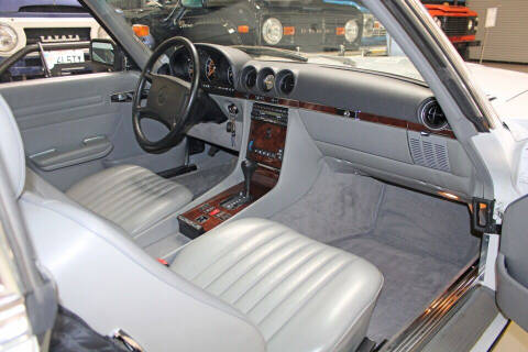 1987 Mercedes-Benz 560-Class 560 SL