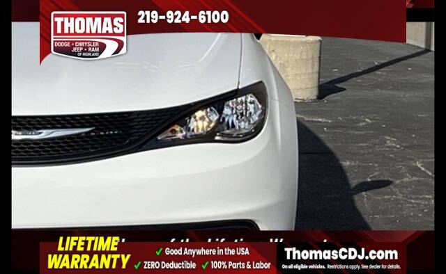 2026 Chrysler Pacifica Select