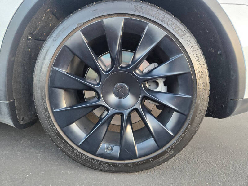 2024 Tesla Model Y Long Range