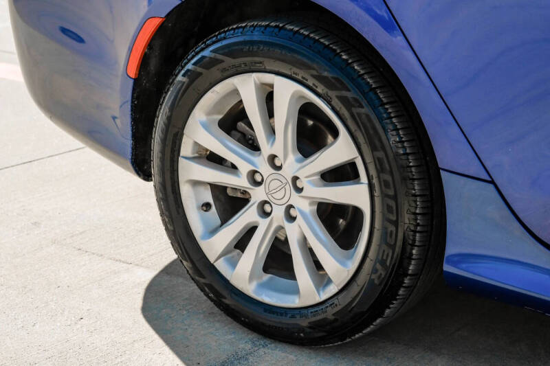 2017 Chrysler 200 Limited Platinum