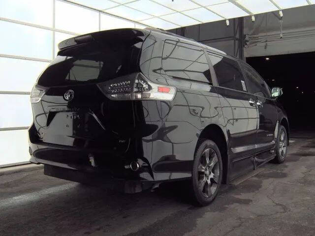 2015 Toyota Sienna SE Premium 8-Passenger