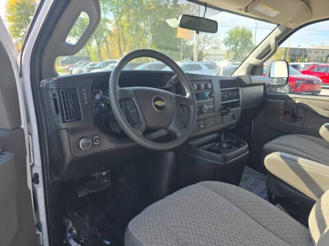 2024 Chevrolet Express LS 3500
