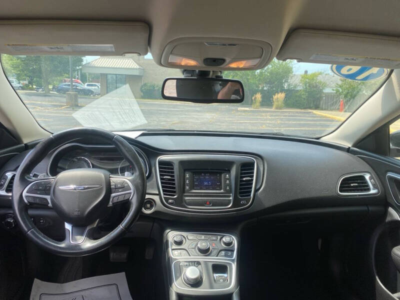 2016 Chrysler 200 Limited