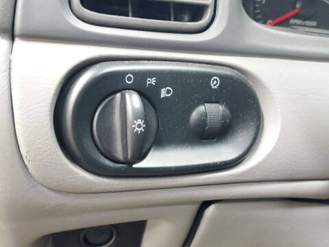 2005 Ford Taurus SE