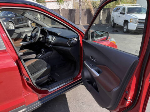 2019 Nissan Kicks SR