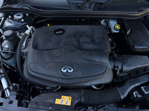 2017 Infiniti QX30 Premium