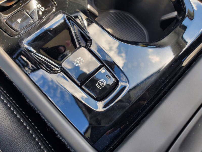 2026 Volvo XC40 B4 Plus