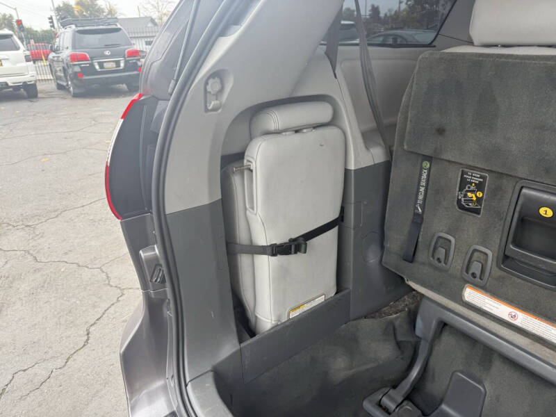 2015 Toyota Sienna XLE Premium 8-Passenger