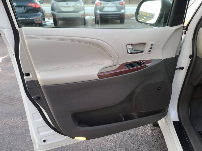 2011 Toyota Sienna Limited 7-Passenger