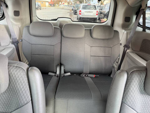 2009 Chrysler Town and Country LX