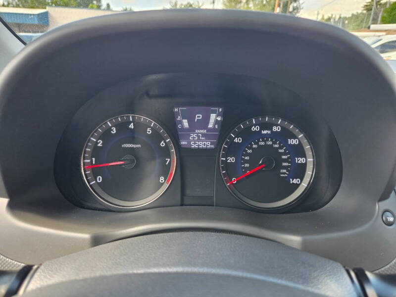 2013 Hyundai Accent SE