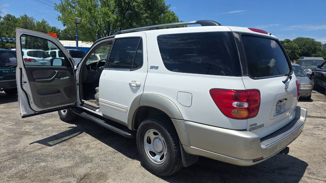 White 2004 Toyota Sequoia SR5 SR5 4dr SUV 10