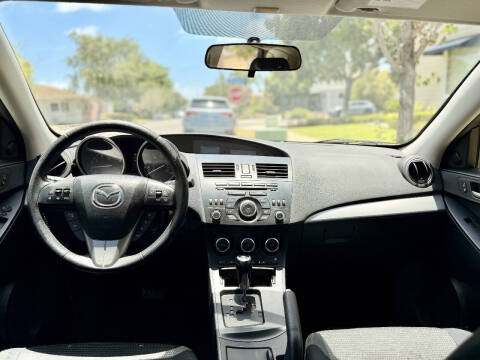 2013 Mazda MAZDA3 i Touring
