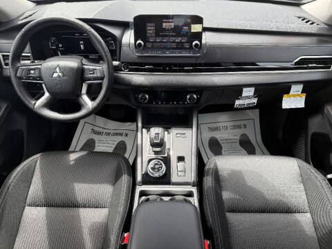 2025 Mitsubishi Outlander PHEV ES