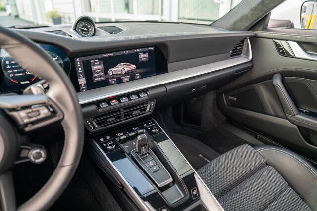 2020 Porsche 911 28