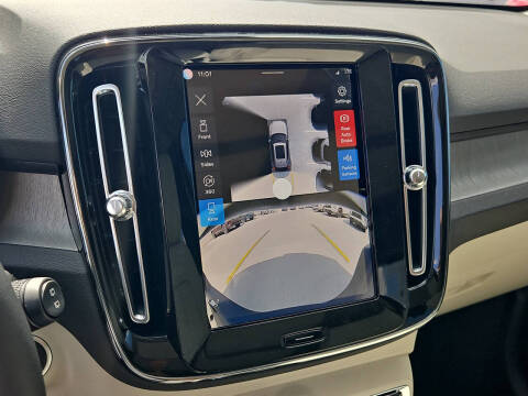 2026 Volvo XC40 B4 Plus