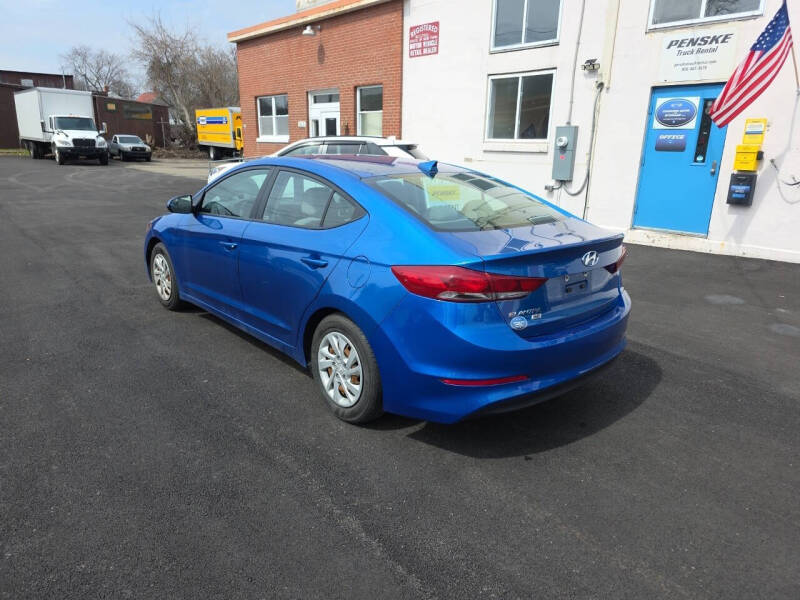 2017 Hyundai Elantra SE