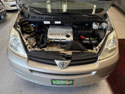 2004 Toyota Sienna