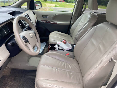 2012 Toyota Sienna XLE 7-Passenger