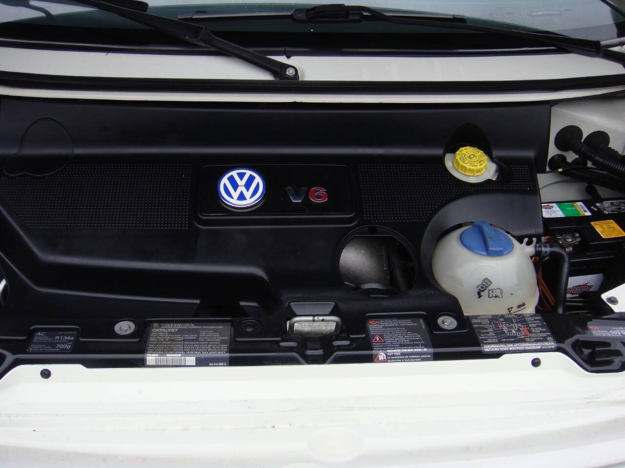 White 2001 Volkswagen EuroVan MV MV 3dr Mini-Van 21