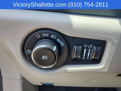 2024 Chrysler Pacifica Plug-In Hybrid Select