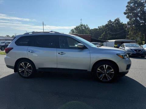 2017 Nissan Pathfinder Platinum