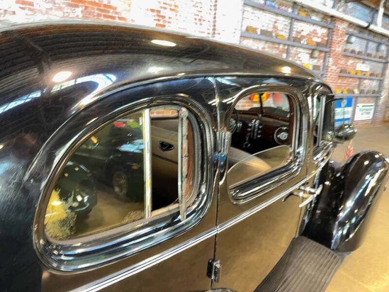 1936 Oldsmobile F-36
