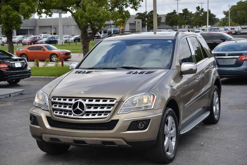 2010 Mercedes-Benz M-Class ML350's photo