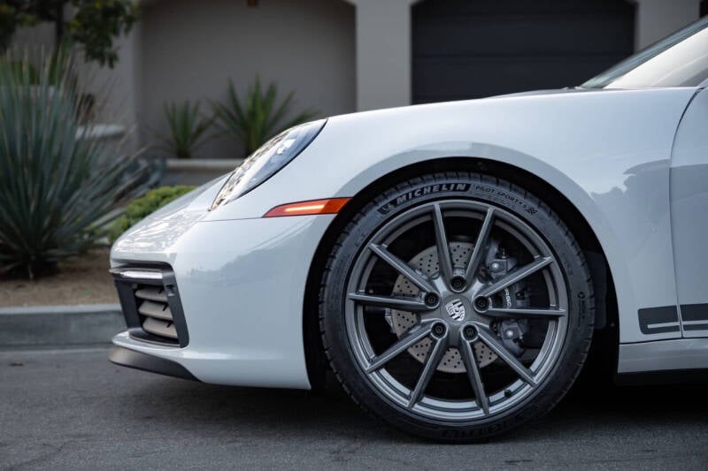 2023 Porsche 911 T photo 6