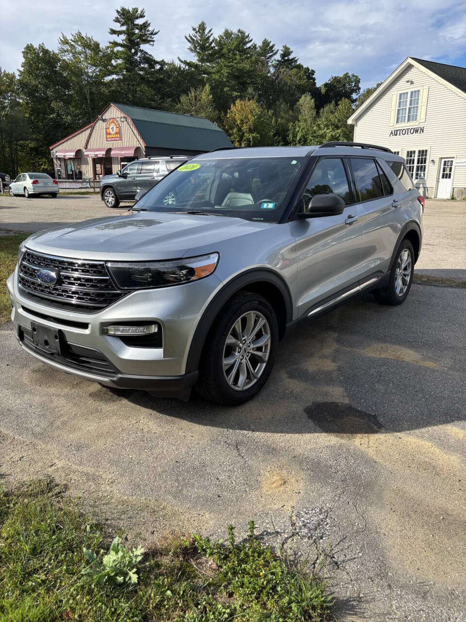Silver 2020 Ford Explorer XLT AWD XLT 4dr SUV 2