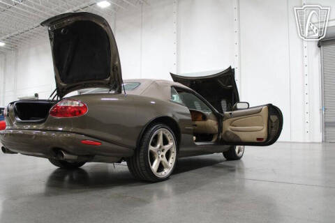 2001 Jaguar XKR