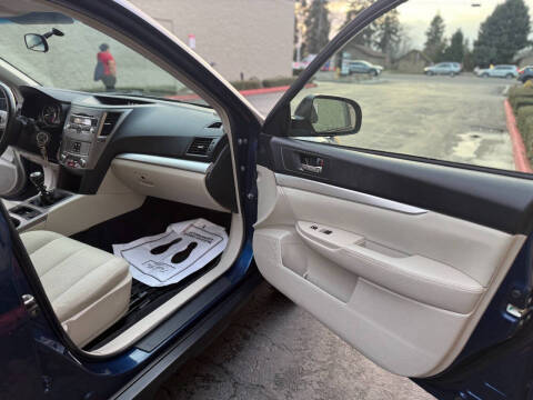 2011 Subaru Outback 2.5i Premium